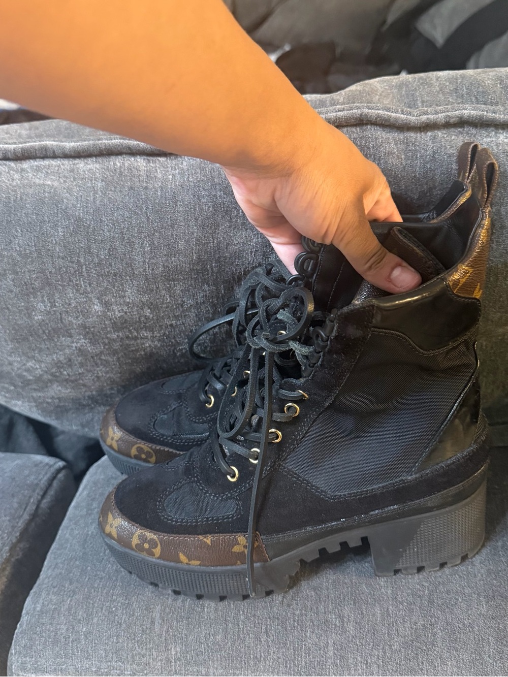 Lv Designer Black Lace-Up Platform Boots with Monogram Trim
